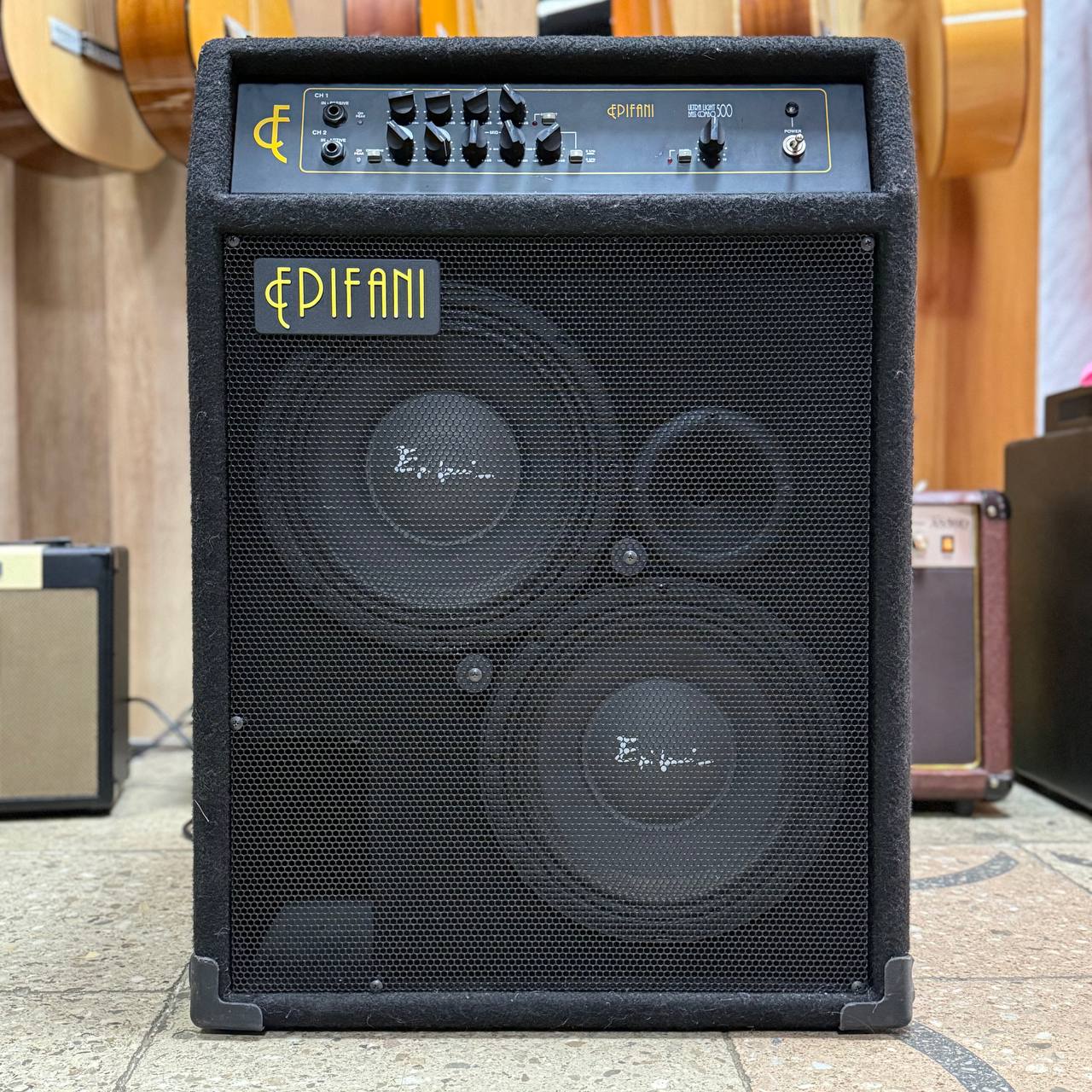 Басовий комбопідсилювач Epifani UL502 Combo 500 Вт 0